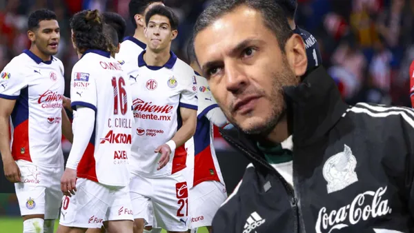 Jaime Lozano y jugadores de Chivas (Foto: MEXSPORT)