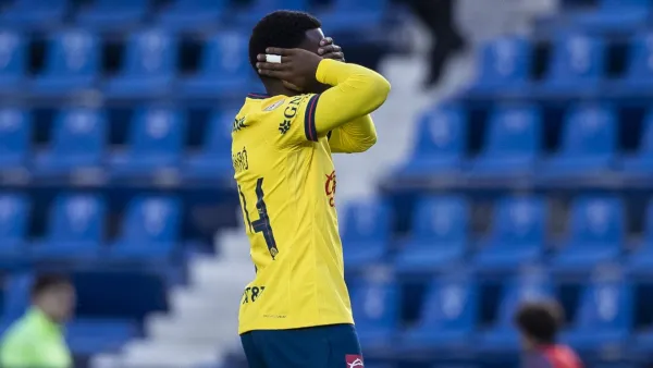 Javairo Dilrosun durante su etapa con el América