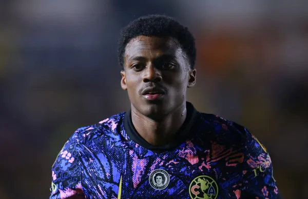 Javairo Dilrosun fue uno de los fichajes más criticados del América en los más recientes años.