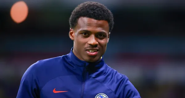 Javairo se presenta en el estadio Azteca como refuerzo del América (Fuente: Mexsports)