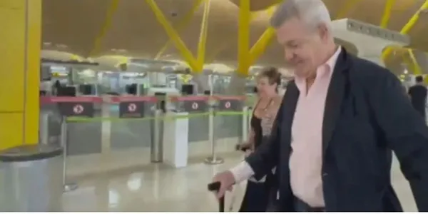 Javier Aguirre en el Aeropuerto de la CDMX (Foto: Captura de video)