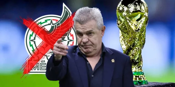 Javier Aguirre junto al escudo del Tri / FOTO JUAN FÚTBOL