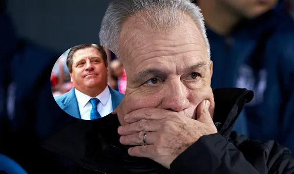 Javier Aguirre quiere refuerzos pero en Rayados no habría dinero, mientras que Miguel Herrera amenaza con romper el mercado. Ya se juega el Clásico Regio