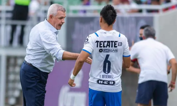 Javier Aguirre, técnico de los Rayados de Monterrey lució molesto en su conferencia de hoy, dando respuestas cortas y repartiendo culpas