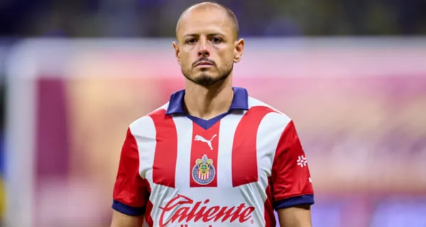 Javier Hernández ingresa al campo de juego del estadio Azteca (Fuente: Mexsports)