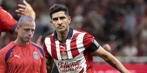 Javier Hernández junto a Víctor Guzmán / FOTO MEXSPORT