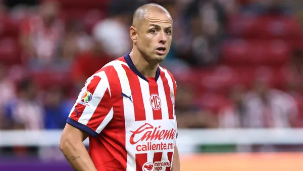 Javier Hernández no da una en su regreso a Chivas | Foto: X @ch14-