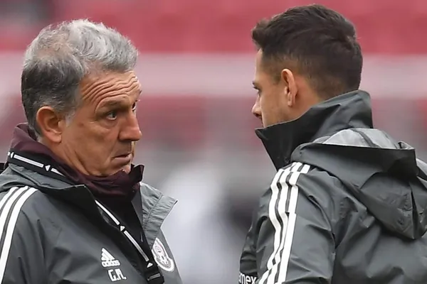 Javier Hernández tiene todavía la esperanza de regresar al Tri, pero Gerardo Martino le pone una condición