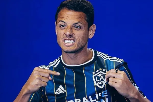 Javier Hernández tiene una historia un poco diferente, ya que en 2005 se le negó la oportunidad de ser parte del cuadro titular de la Sub-17, que ganara el mundial de ese año en Perú y aunque pensó en retirarse no lo hizo, pero pudo ser mejor retirarse.