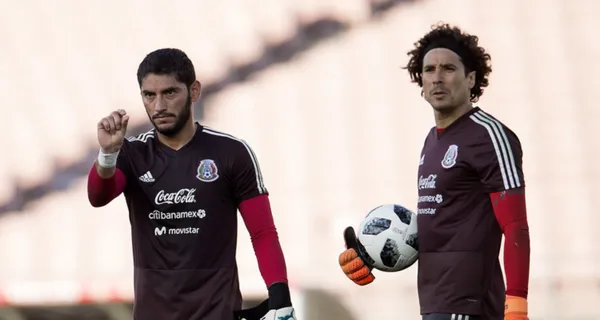 Jesús Corona perdió el puesto, todo por una decisión polémica de la FMF, que generó que Ochoa sea el titular pero también le generó dinero.