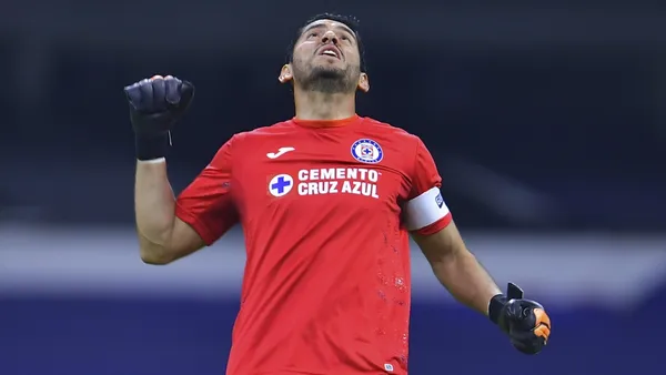 Jesús Corona se quedará en Cruz Azul y ahora Chivas está buscando a otro portero de la Liga MX.