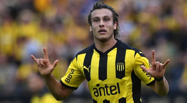 Jesús Trindade puede jugar por izquierda, como lateral y como volante interno o externo, lo que lo hace todavía más atractivo para el América, club que le abriría las puertas si Pedro Aquino se marcha a Inglaterra.