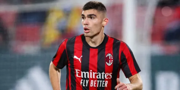Johan Vásquez se encuentra en la mira del AC Milán para el mercado veraniego