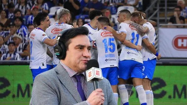 Jorge Pietrasanta y jugadores de Cruz Azul