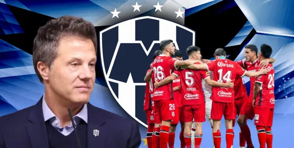 José Antonio Noriega junto a futbolistas del Toluca / FOTO RÉCORD