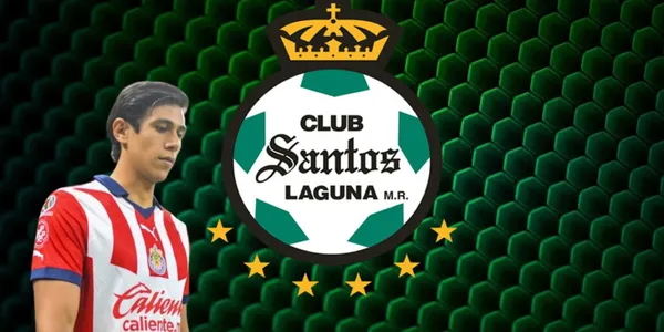 José Juan Macías junto al escudo de Santos Laguna / FOTO IMAGO7