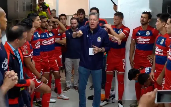 José Madueña sigue siendo jugador de Chivas y el club seguiría pagando su salario.