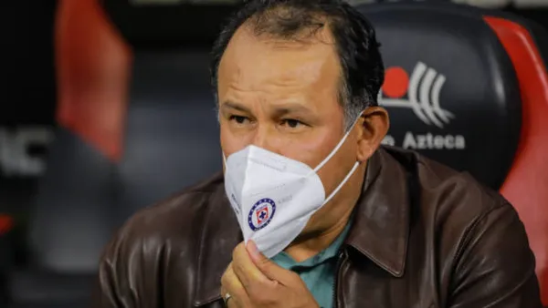 Juan Reynoso en conferencia de prensa habló sobre su renuncia a Cruz Azul tras no clasificar de manera directa a la liguilla