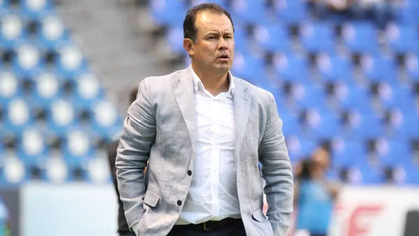 Juan Reynoso llevó a la victoria al club de Cruz Azul rompiendo una maldición de 23 años, después de que se le negará el título de la Liga MX, ahora su verdadero objetivo está en ganar la Concachampions