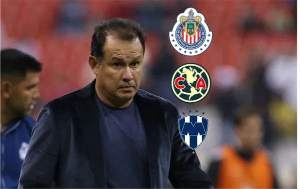 Juan Reynoso puso su renuncia a Cruz Azul y le daría el sí a un equipo mexicano si es que lo llaman para acabar con la mediocridad de su actual entrenador.