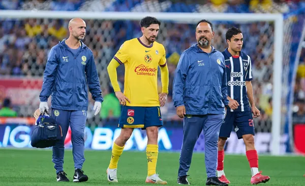 Jugador de América sale lesionado (Fuente: Mexsports)
