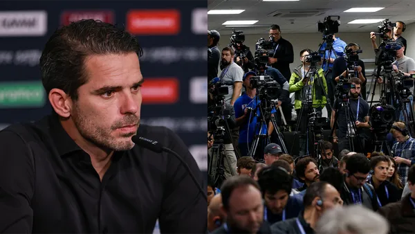 Jugador de Chivas hizo broma a periodistas que llevo a dejar la rueda de prensa / Foto: Mex Sport