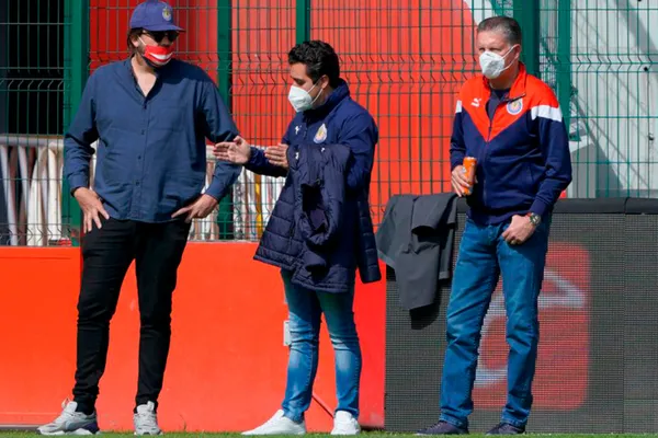 Jugadores como Cristian Calderón y José Antonio Rodríguez saldrían de Chivas para abrir paso a nuevos refuerzos, pero ellos no serían los únicos.