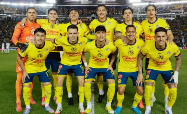 Jugadores de América posan para fotografía (Fuente: Club América)