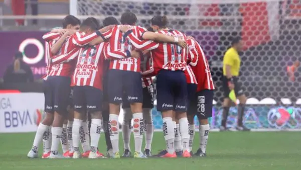Jugadores de Chivas (Foto: MEXSPORT)