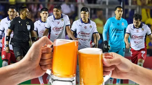Jugadores de Chivas y dos vasos de cerveza (Foto: MEXSPORT y Freepick)