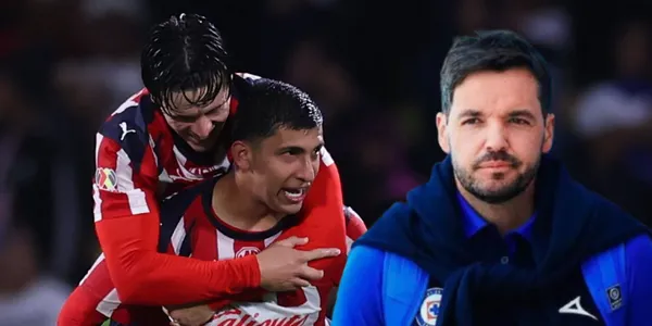 Jugadores de Chivas y Nicolás Larcamón / FOTO TV AZTECA