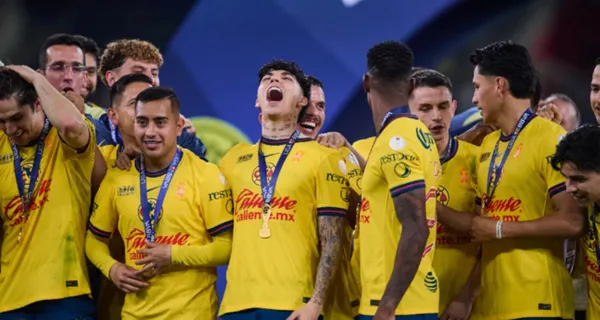 Jugadores de Club América festejan el título 16 de la Liga MX (Fuente: Mexsports)