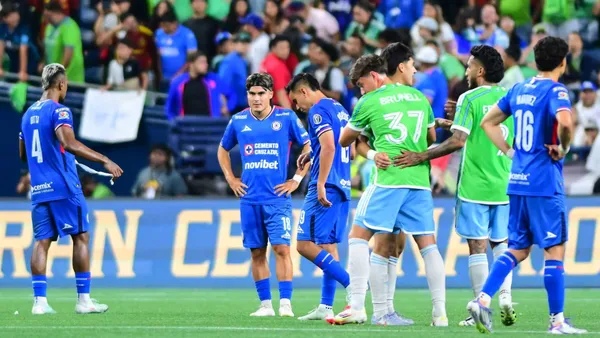 Jugadores de Cruz Azul ante el Seattle Sounders