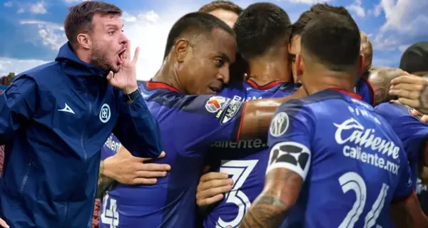 Jugadores de Cruz Azul festejan gol, mientras Anselmi da indicaciones (Fuente: Mexsports)