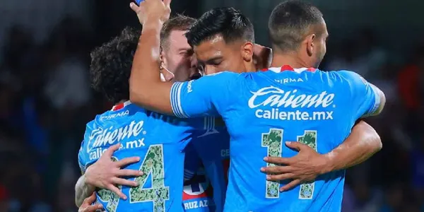Jugadores de Cruz Azul festejando su gol ante Querétaro / Foto: MEXSPORT