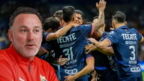 Jugadores de Rayados festejando y Gabriel Milito