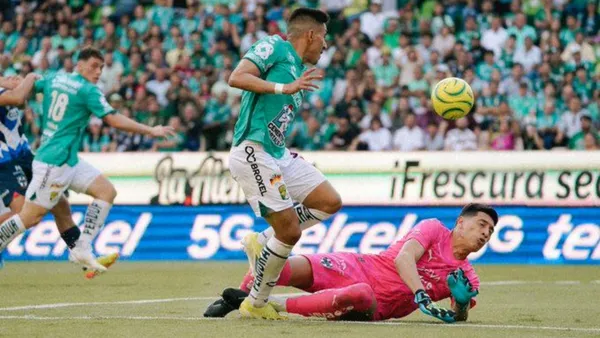 Jugadores de Rayados y León Foto: André Marín