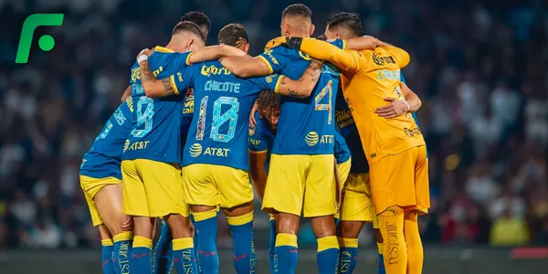 Jugadores del América reunidos en la cancha (Fuente: MEXSPORT)