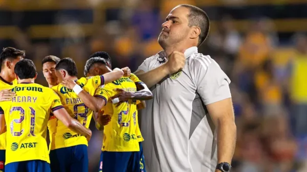 Jugadores del América y André Jardine festejando
