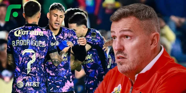 Jugadores del América y Óscar García (Fuente: MEXSPORT)