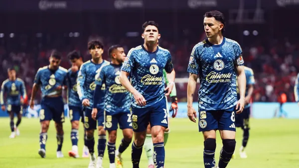 Jugadores del Club América tras la derrota ante Toluca