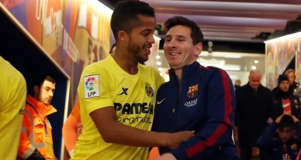 Jugó con Messi en el mejor Barcelona, ahora se cuestiona a Dos Santos por su accionar.