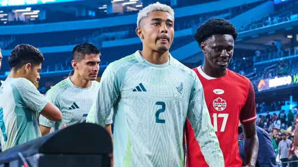 Julián Araujo en la selección mexicana