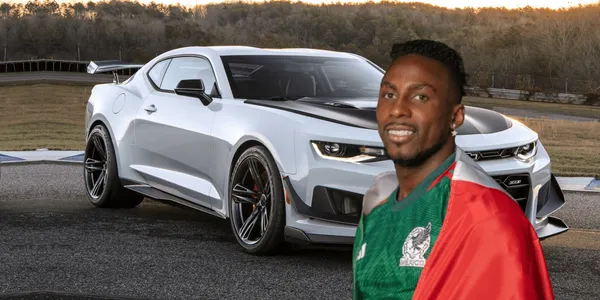 Julián Quiñones cuando estaba en Tigres tenía un coche de 2 millones y lo que cuesta ahora el auto en el que va al América