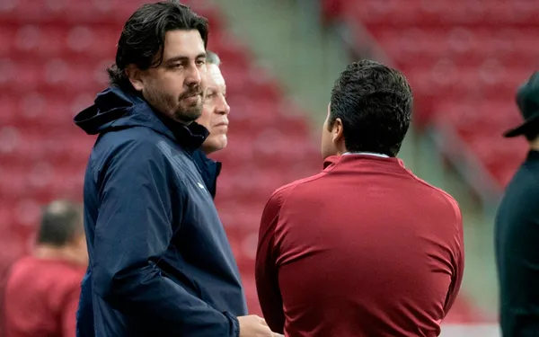 Jürgen Damm estaría dispuesto a rebajar su salario para jugar en Chivas, pero seguiría siendo demasiado alto.