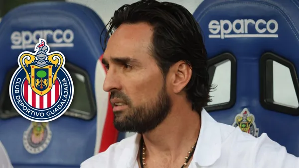 La advertencia que Gerardo Espinoza recibe de un histórico de Chivas | Foto: X @chivas