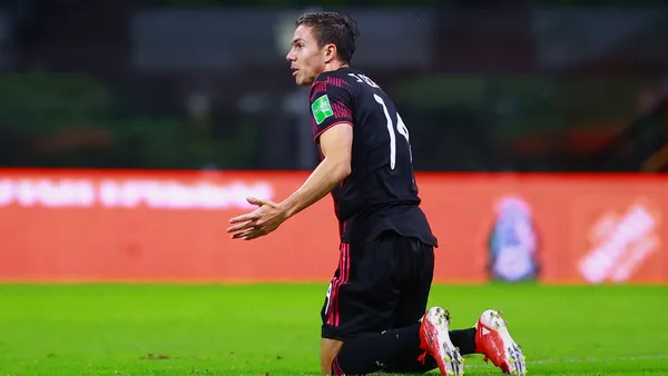 La afición americanista se siente decepcionada de ver el accionar del equipo, donde creen que el mexicano es el que podría demostrar más.