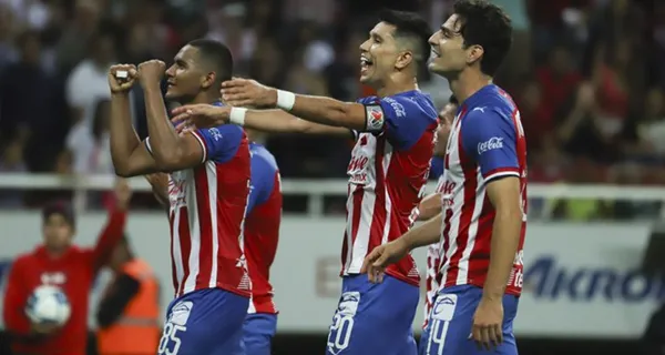 La directiva de las Chivas segurían de cerca un defensa que en opinión de los aficionados es mejor que todos los jugadores actuales en esa zona