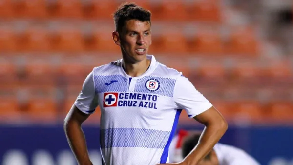 La directiva del Cruz azul analiza varias opciones tras la salida de Igor Lichnovsky. Johan Vásquez sería el principal candidato.