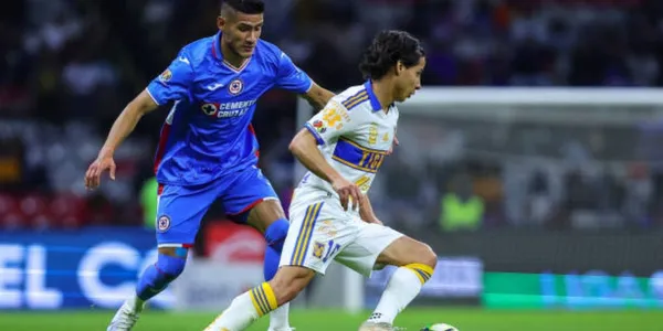 La expectativa estaba en el debut de Diego Lainez pero otro jugador se llevó los aplausos en el Estadio Azteca